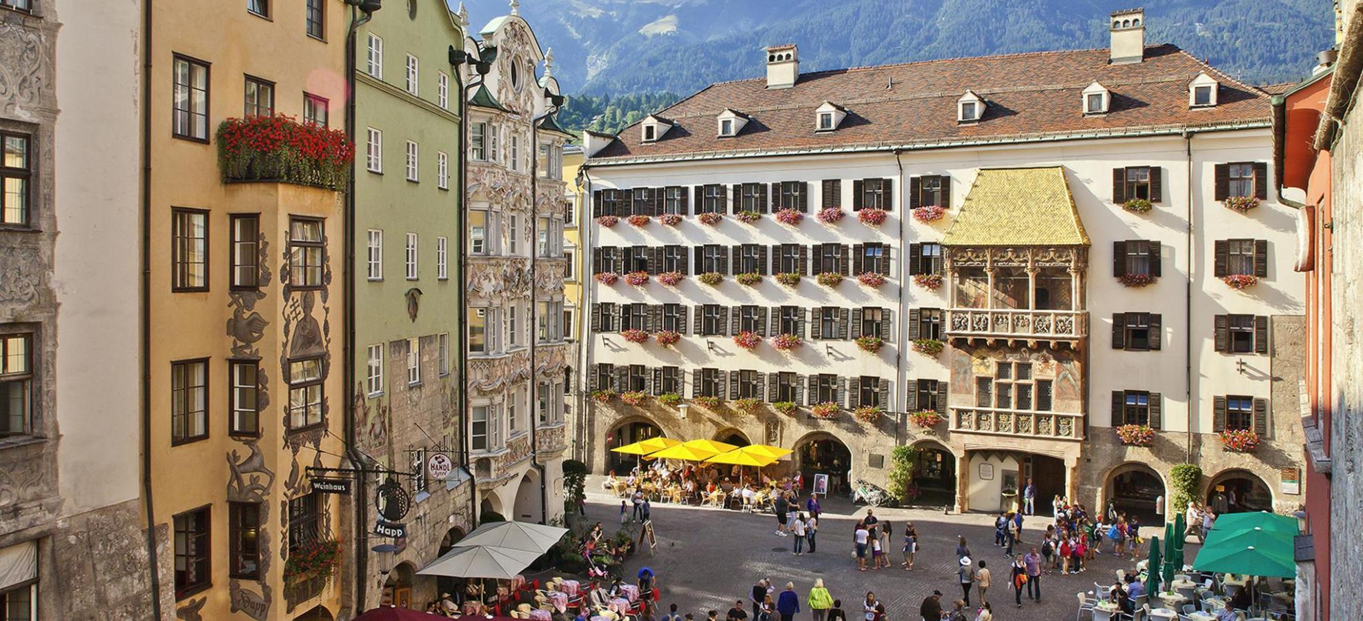 Altstadt-Goldenes-Dachl.jpg